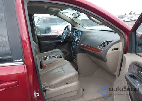 2013 Chrysler Town & Country Touring z USA, uszkodzony, nr VIN 2C4RC1BG4DR669947